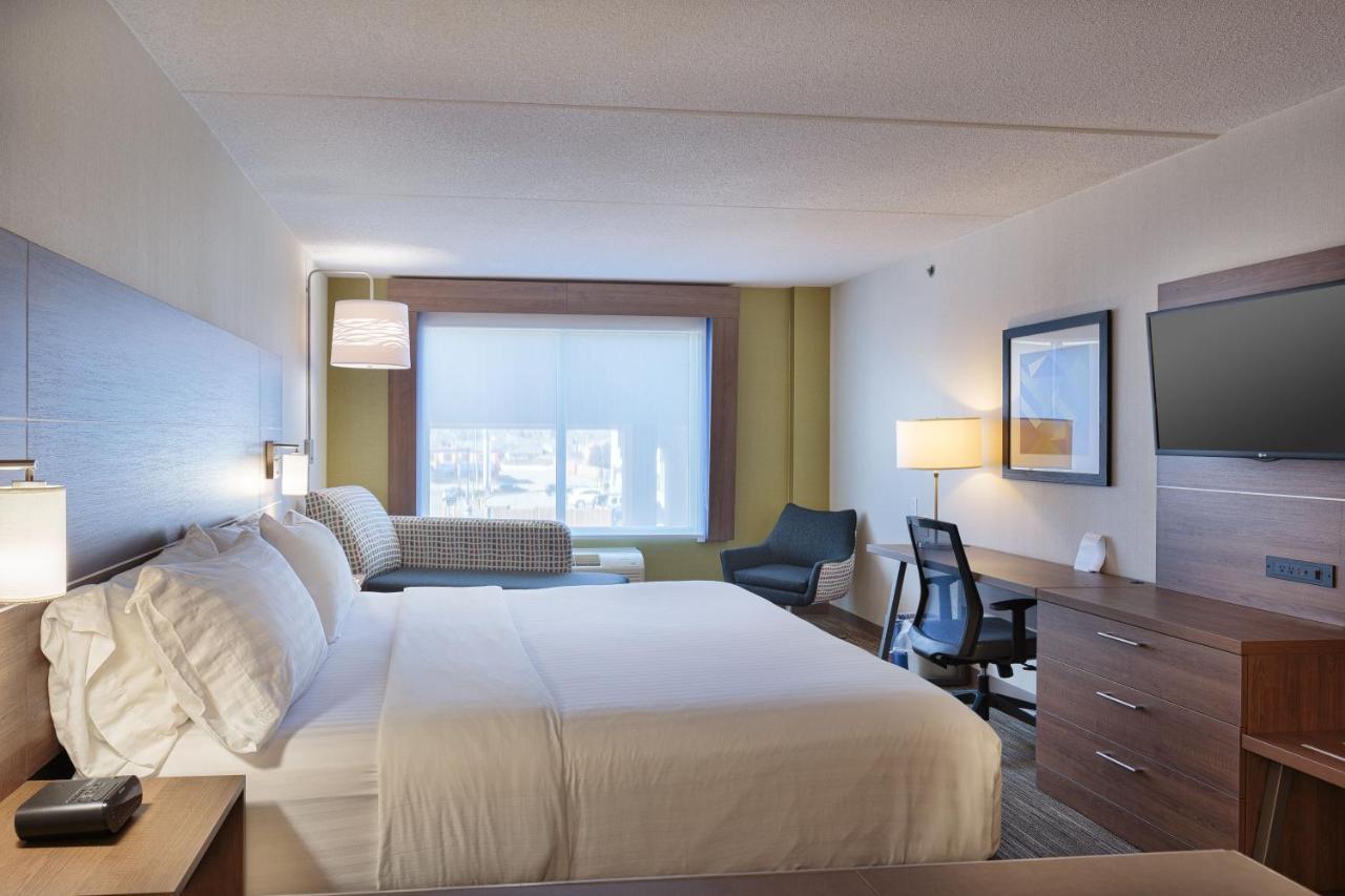 Holiday Inn Express & Suites - Belleville By Ihg Экстерьер фото
