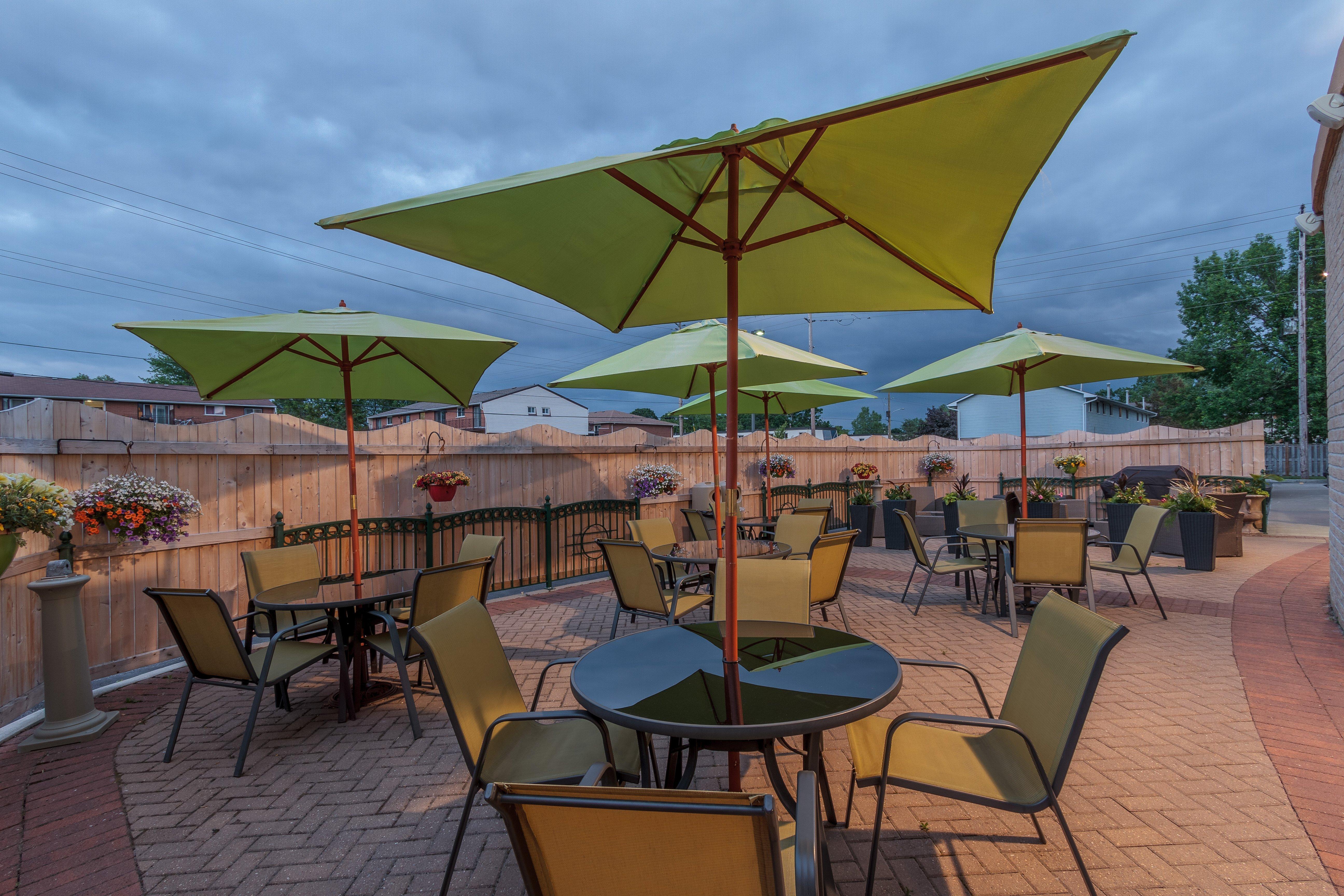 Holiday Inn Express & Suites - Belleville By Ihg Экстерьер фото