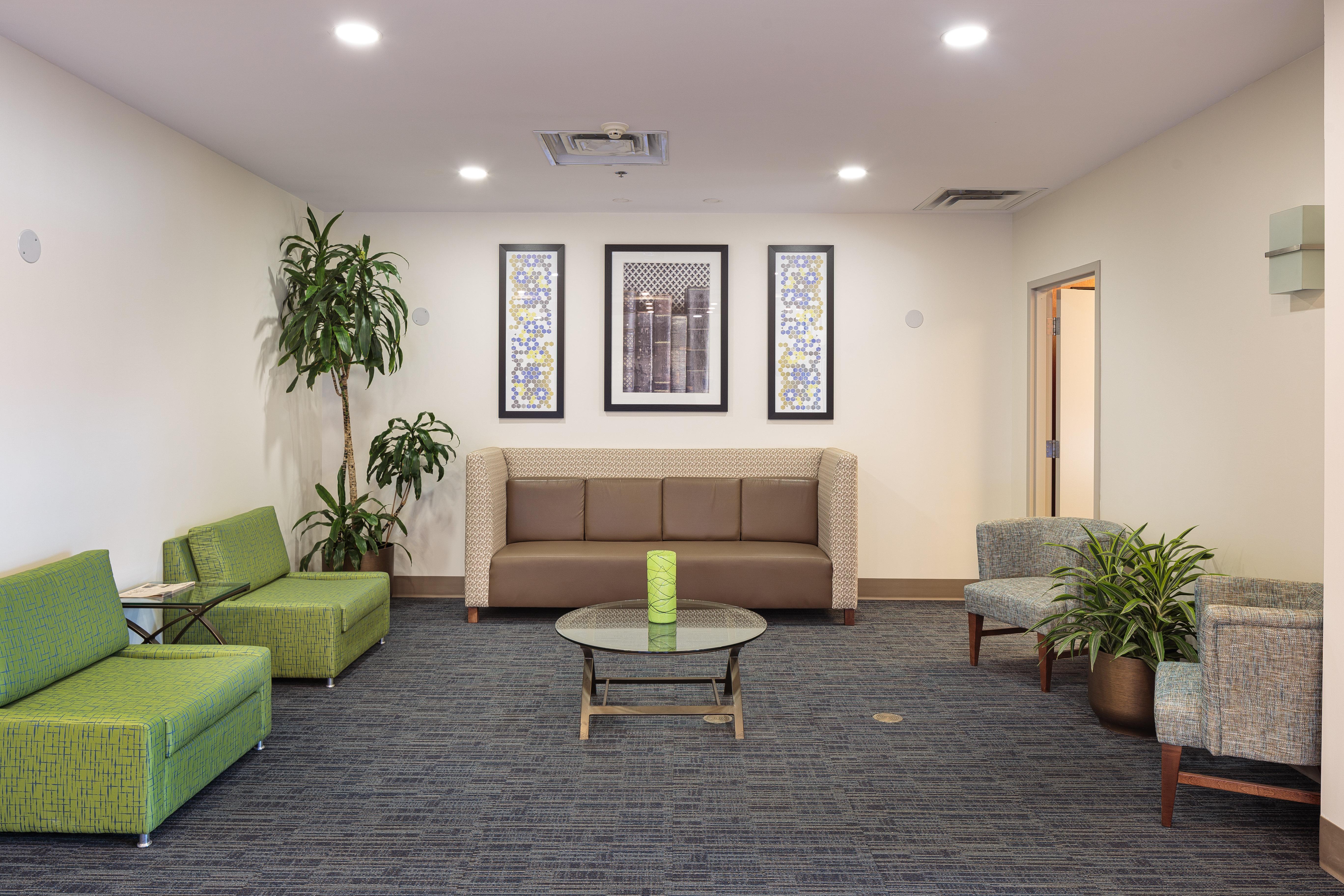 Holiday Inn Express & Suites - Belleville By Ihg Экстерьер фото