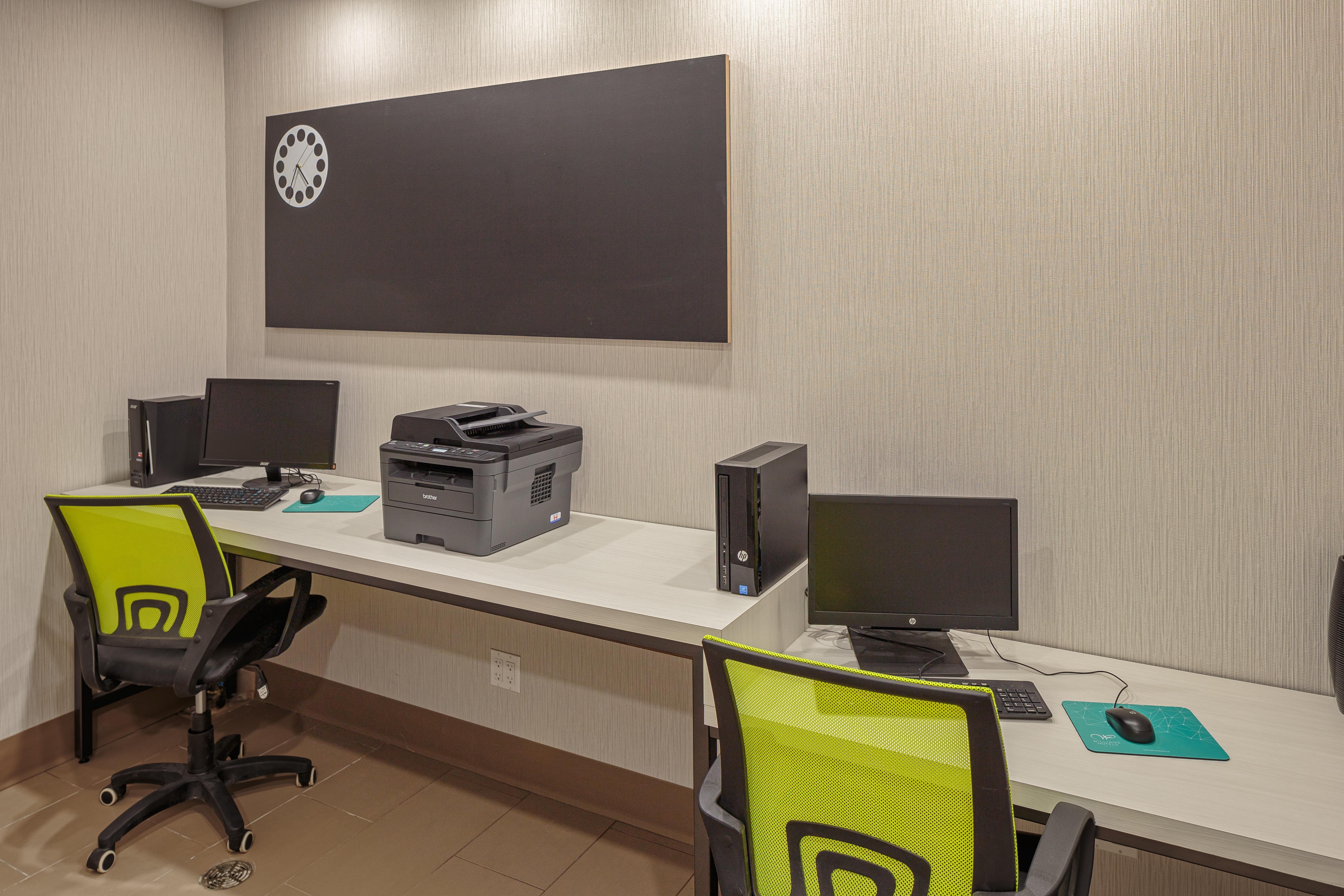 Holiday Inn Express & Suites - Belleville By Ihg Экстерьер фото